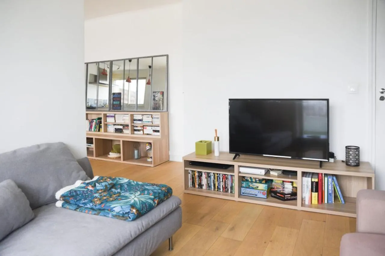 50 M Unoverlooked Nest With Eiffel Tower View Paris Apartment