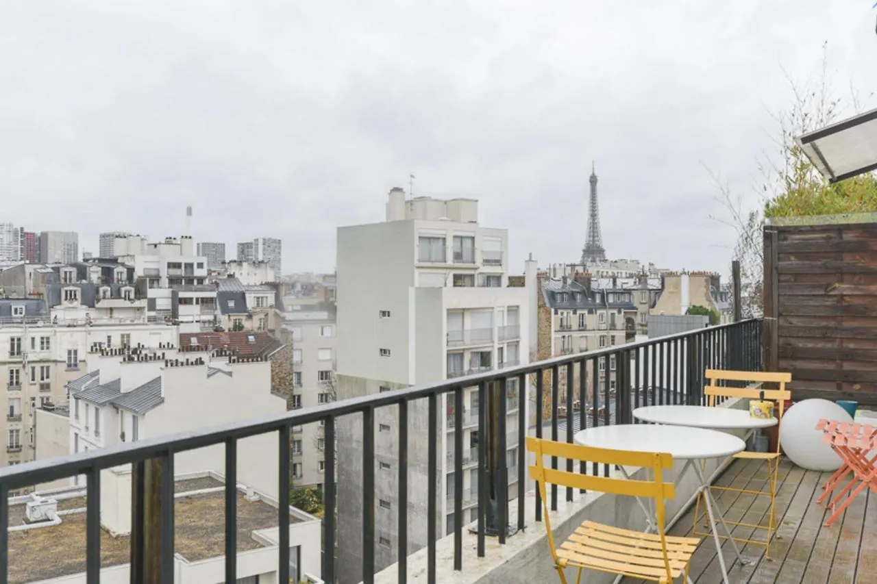 Apartment 50 M Unoverlooked Nest With Eiffel Tower View Paris