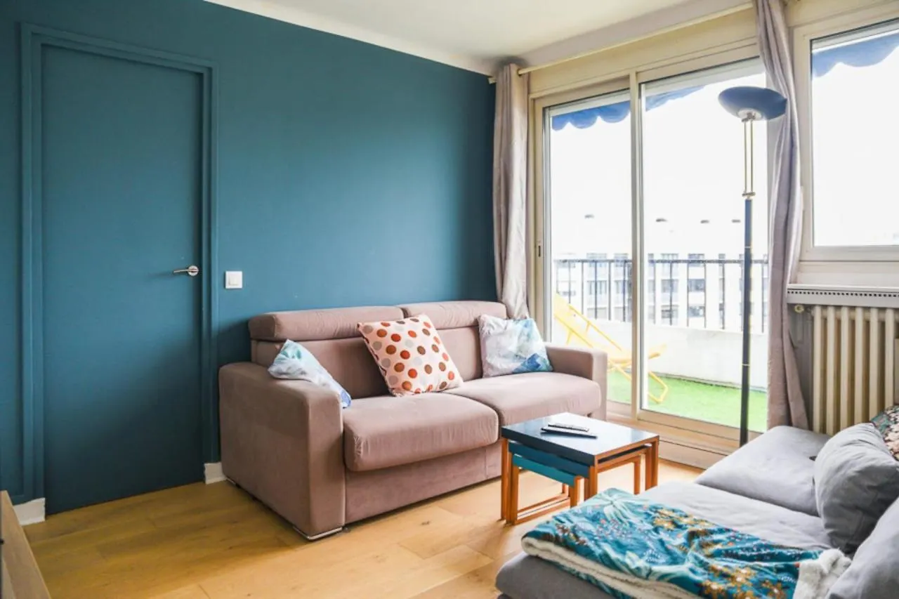 50 M Unoverlooked Nest With Eiffel Tower View Paris France