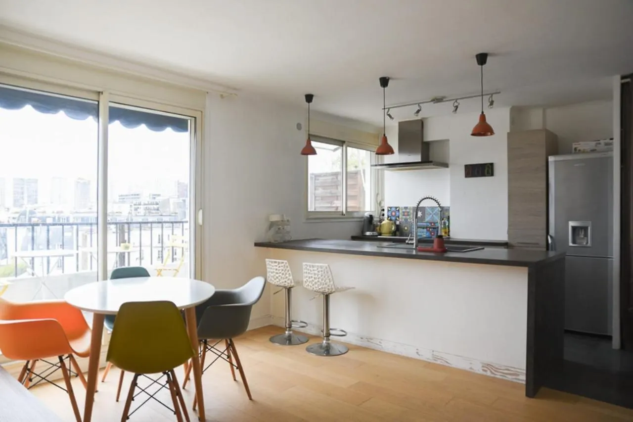 50 M Unoverlooked Nest With Eiffel Tower View Paris France