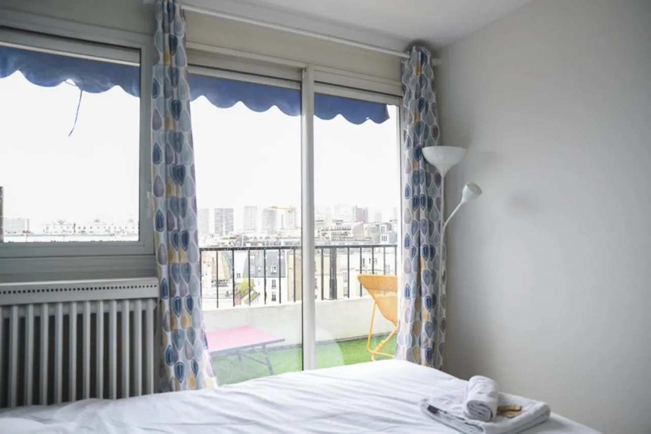 50 M Unoverlooked Nest With Eiffel Tower View Paris 0*,  France