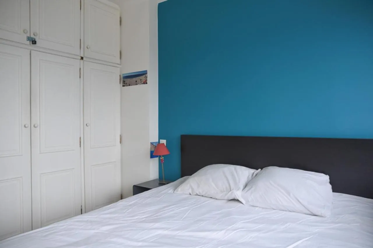 Apartment 50 M Unoverlooked Nest With Eiffel Tower View Paris France